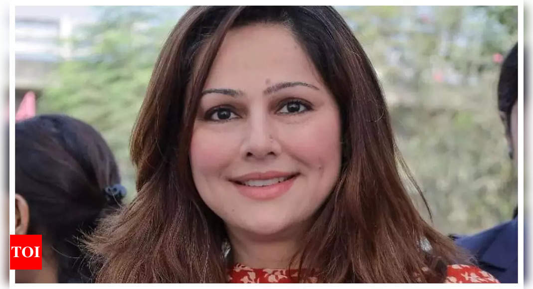 Ahmed Patel’s Legacy Won’t Go in Vain: Mumtaz Reacts After Congress Announces Giving Late Father’s Seat to AAP | India News